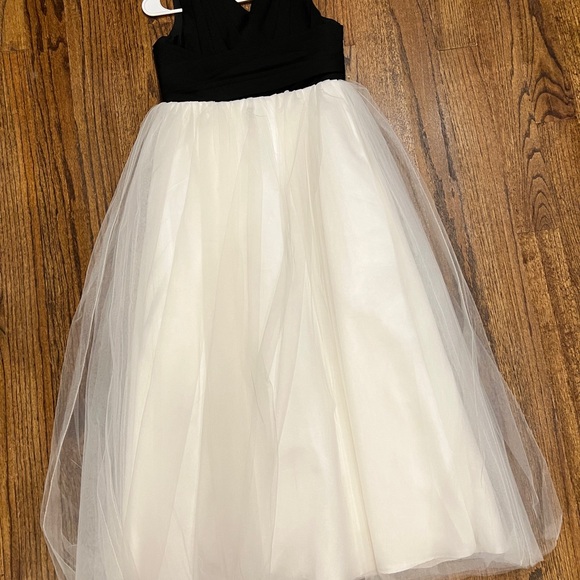 Girls Treasure Black Bodice and White Tulle Formal Dress Sz 12 - Picture 5 of 6